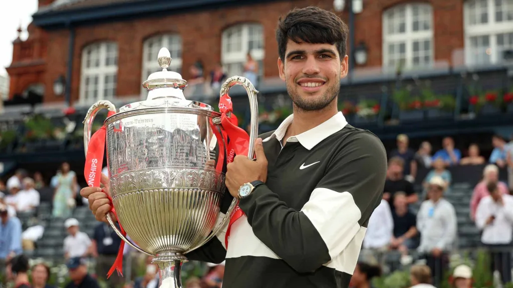 Carlos Alcaraz Emulates Idol Rafael Nadal with Queen’s Club Championships Triumph alcaraz queens club 2025 trophy clubhouse