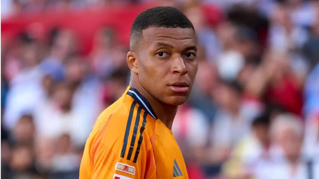 Kylian Mbappé Discharged from Hospital, Faces Uncertain Return at FIFA Club World Cup kylian mbappe walking 25 06 g 1200