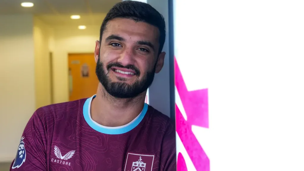 f98888ae 3c48 4bd9 8c04 16746a8928ca