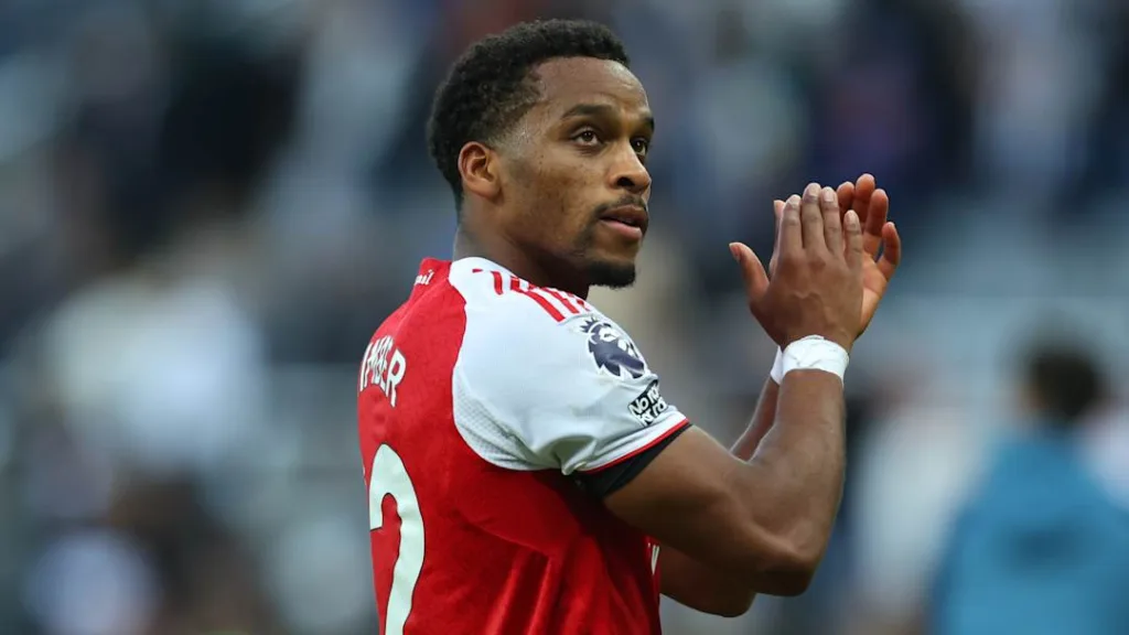 Jurrien Timber Urges Focus, Consistency as Arsenal Lead Premier League