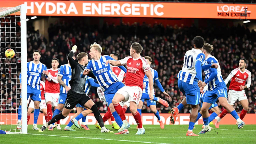 Arsenal Return to Premier League Summit After 2-1 Win Over Brighton