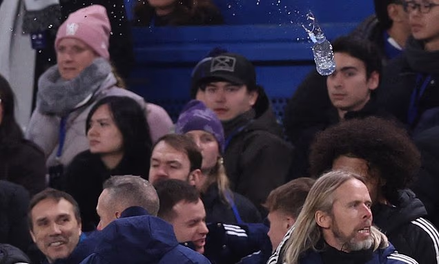 FA Slaps Chelsea with £150k Fine Over ‘Dangerous’ Dugout Incident 105053001 0 image a 107 1766878496211