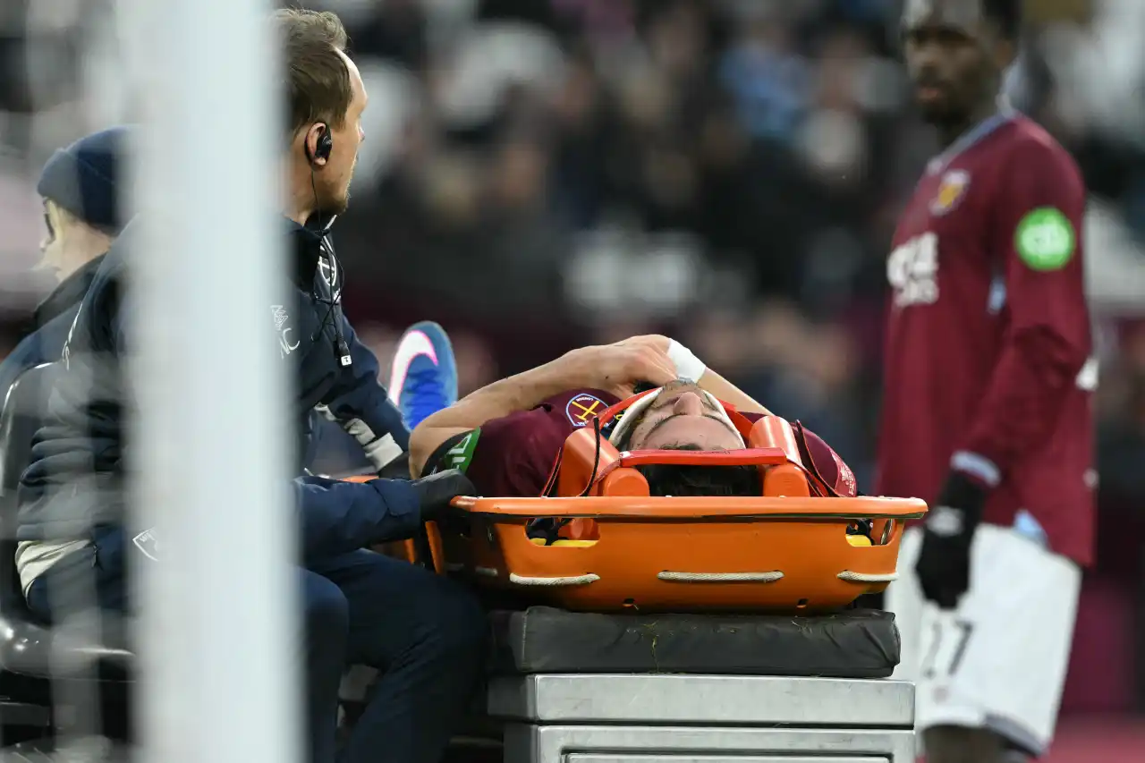 15 konstantinos mavropanos taken away 1050836892